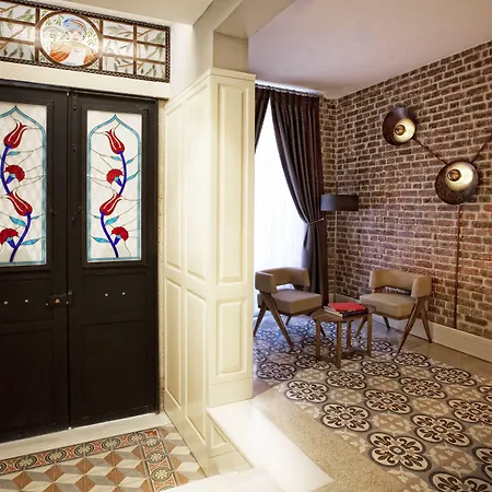 Hotel Miniature 3*