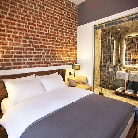 Hotel Miniature 3*