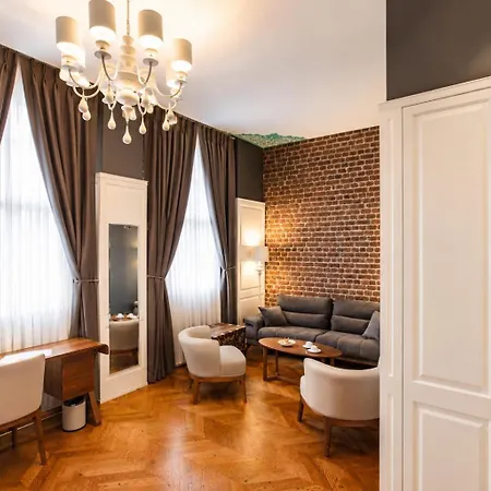 Hotel Miniature 3*