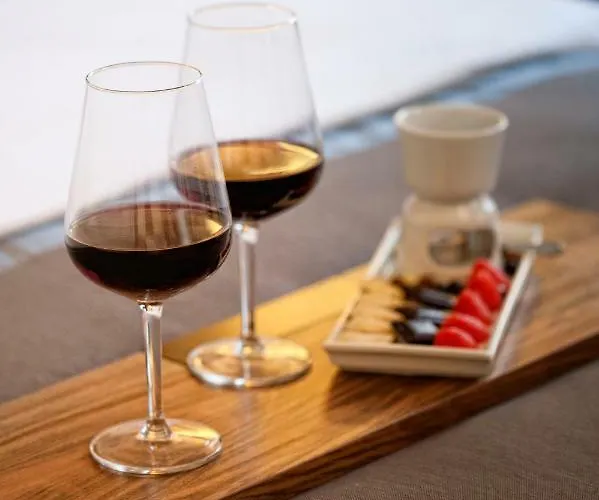 Отель Miniature 3*